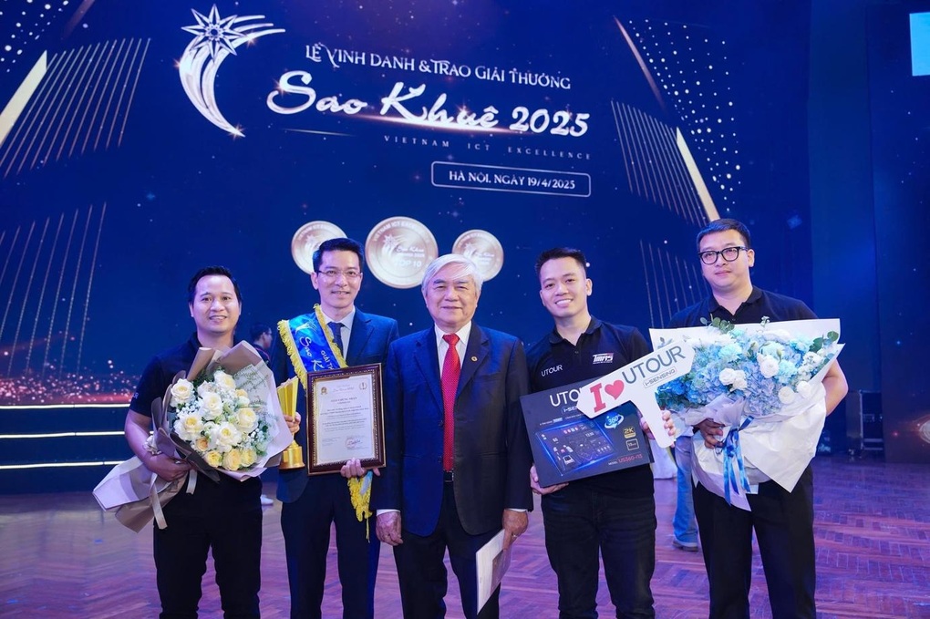 Màn hình AI Adas Utour của TMAS được vinh danh tại Sao Khuê 2025 - 2 Màn hình AI Adas Utour của TMAS được vinh danh tại Sao Khuê 2025 - 2