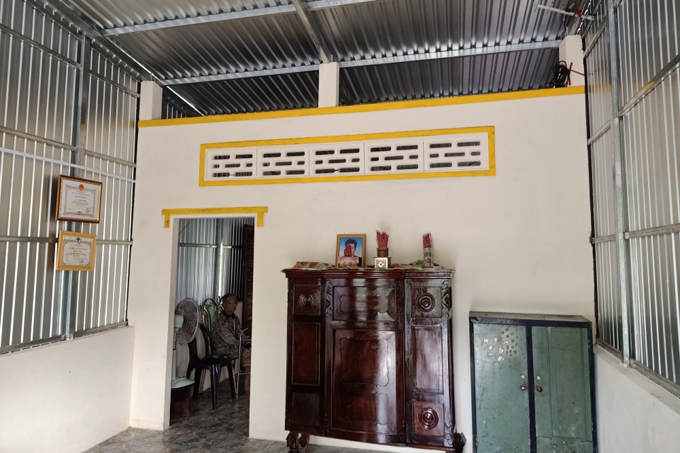 Trao tặng Ngôi nhà nhân ái do bạn đọc Dân trí chung tay xây dựng - 2 Trao tặng Ngôi nhà nhân ái do bạn đọc Dân trí chung tay xây dựng - 2