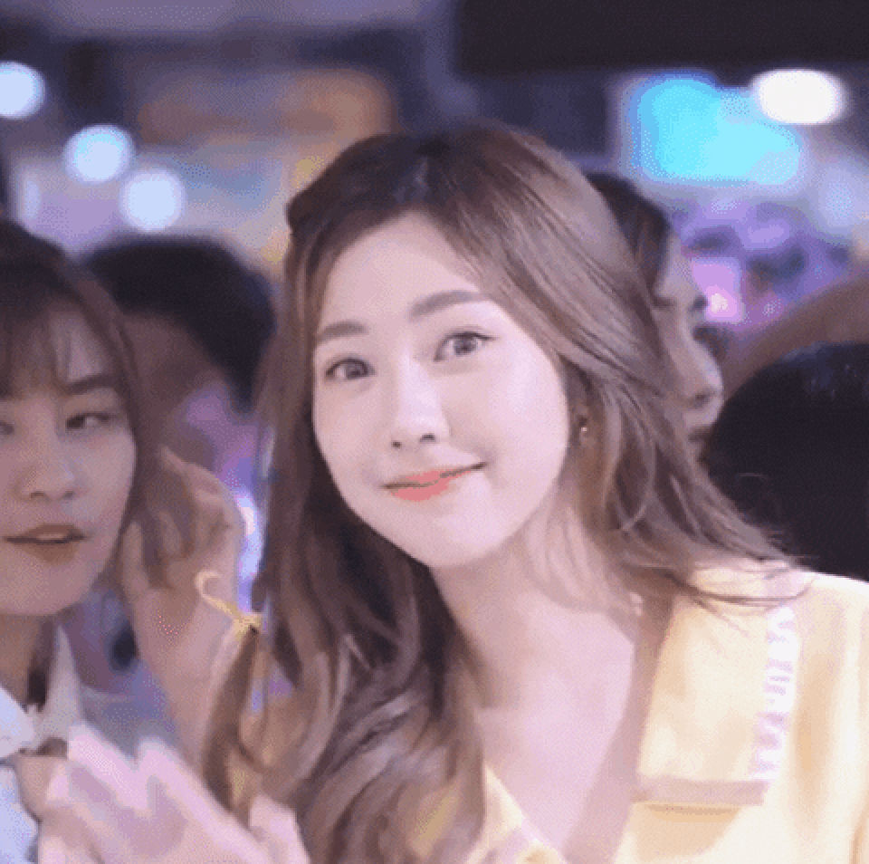 Nụ cười tỏa nắng của hot girl Thái Lan hút nửa triệu fan trên mạng xã hội - 1 Nụ cười tỏa nắng của hot girl Thái Lan hút nửa triệu fan trên mạng xã hội - 1