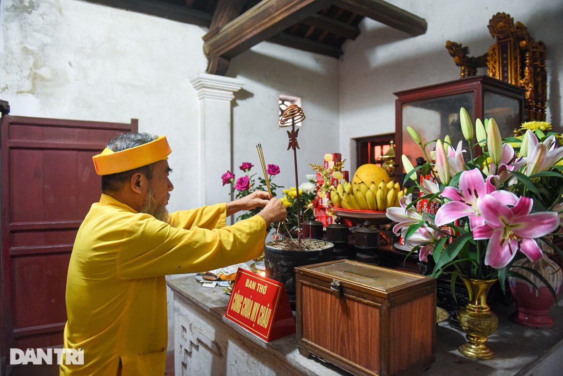 Bí ẩn về tượng đá không đầu trong am cổ ở Hà Nội - 4 Bí ẩn về tượng đá không đầu trong am cổ ở Hà Nội - 4