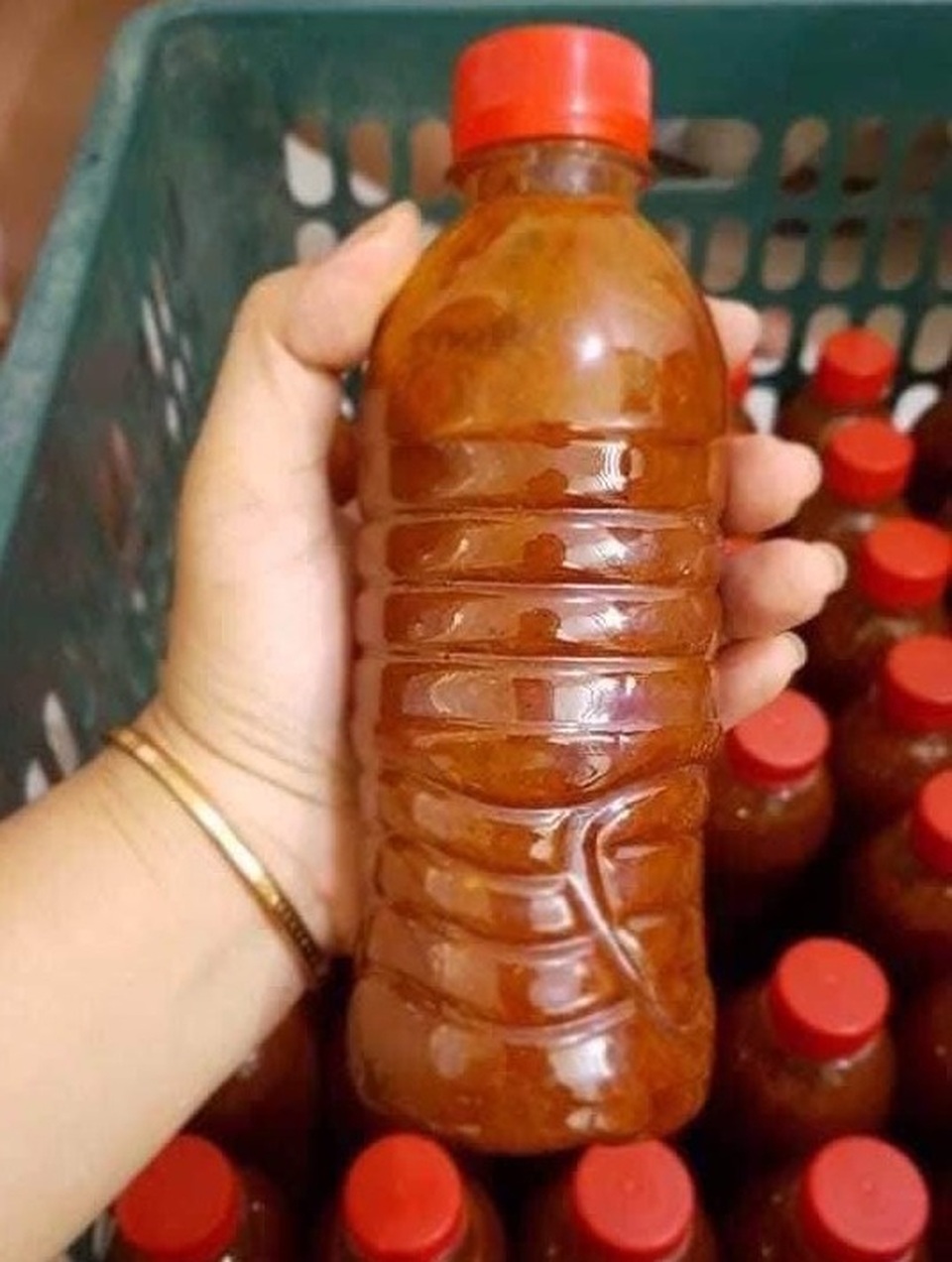 Hot gril bán mắm khóc ròng vì khách mua hàng hai năm chưa trả tiền - 1 Hot gril bán mắm khóc ròng vì khách mua hàng hai năm chưa trả tiền - 1