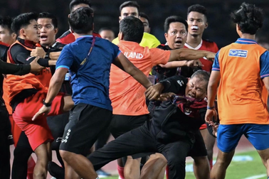 Báo Thái Lan gây áp lực muốn Indonesia trừng phạt cầu thủ ẩu đả ở SEA Games