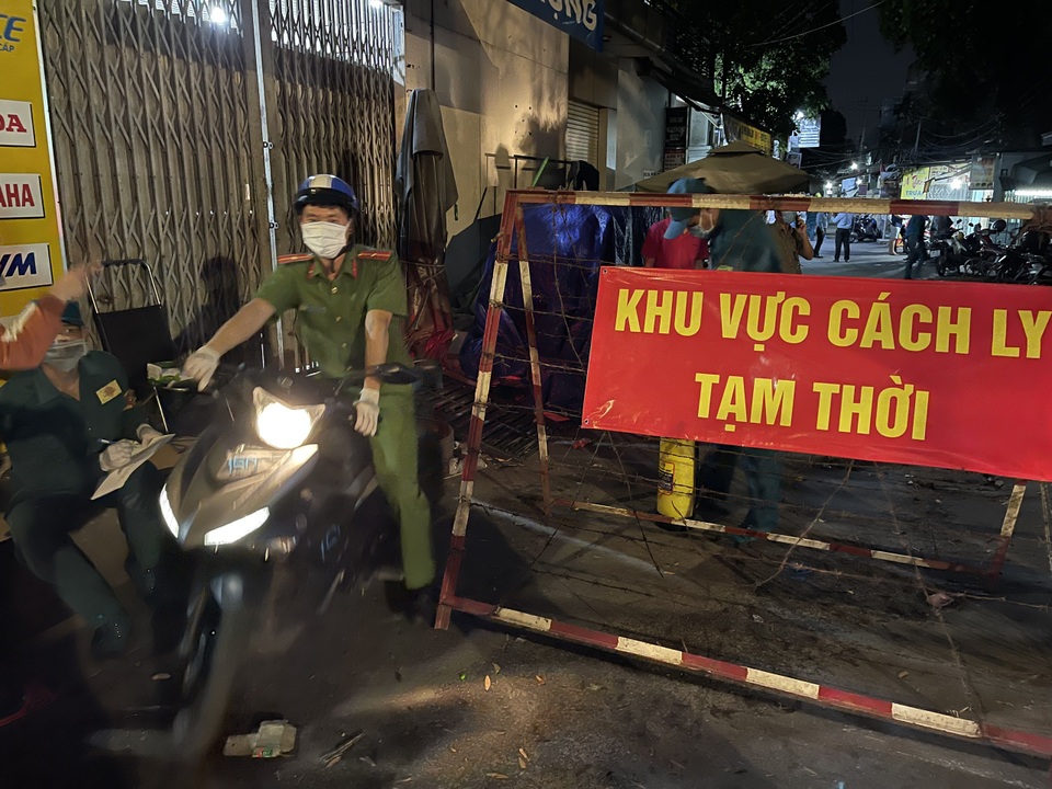 TPHCM: Virus SARS-CoV-2 có thể đã lưu hành từ lâu trong cộng đồng - 4 TPHCM: Virus SARS-CoV-2 có thể đã lưu hành từ lâu trong cộng đồng - 4
