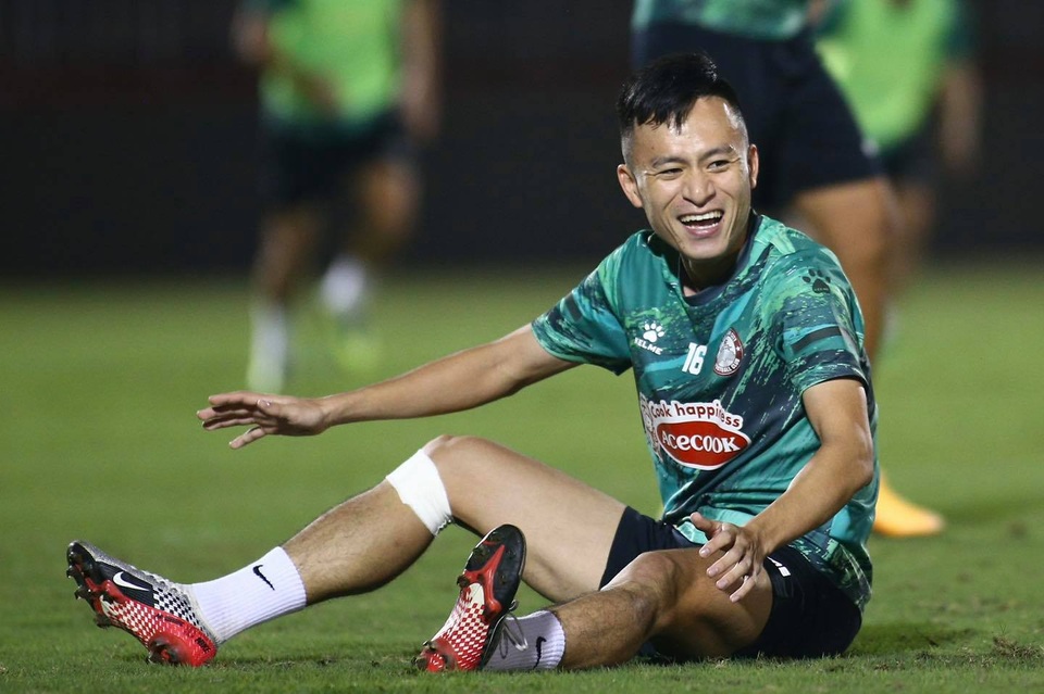 Lee Nguyễn tích cực chuẩn bị cho ngày tái ngộ V-League - 4 Lee Nguyễn tích cực chuẩn bị cho ngày tái ngộ V-League - 4