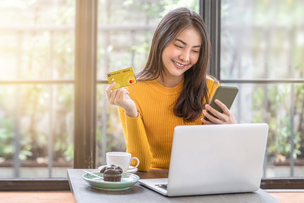 Thẻ HDBank Petrolimex 4 trong 1 hoàn 50% tiền xăng cho giao dịch đầu tiên - 1 Thẻ HDBank Petrolimex 4 trong 1 hoàn 50% tiền xăng cho giao dịch đầu tiên - 1
