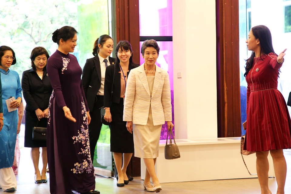 Phu nhân Thủ tướng Nhật Bản thăm Bảo tàng Phụ nữ Việt Nam - 2 Phu nhân Thủ tướng Nhật Bản thăm Bảo tàng Phụ nữ Việt Nam - 2