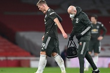 Ngôi sao Man Utd rời sân sớm vì lý do khó đỡ