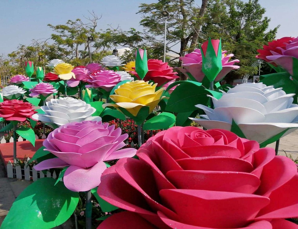 Đẹp mắt tiểu cảnh chào năm mới 2020 trên Quảng trường lớn nhất ĐBSCL - 8 Đẹp mắt tiểu cảnh chào năm mới 2020 trên Quảng trường lớn nhất ĐBSCL - 8