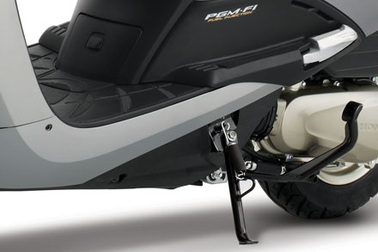 Người tiêu dùng bức xúc việc xe Lead bán không đúng giá niêm yết