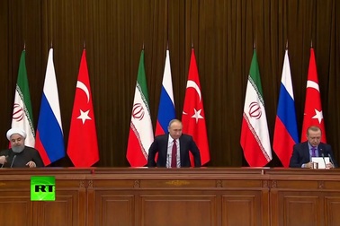 Sự cố ngoài ý muốn trong cuộc gặp giữa ông Putin và Tổng thống Thổ Nhĩ Kỳ