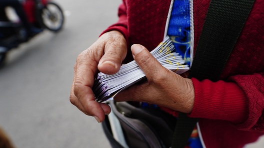 TPHCM: Không nhận được tiền hỗ trợ vì không có tạm trú