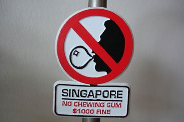 Những lệnh cấm “lạ” thời Lý Quang Diệu