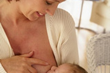 Cho con bú mà ngực vẫn đẹp