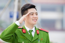 Chiến sĩ công an với thành tích "khủng", giúp trẻ vùng cao bữa cơm có thịt