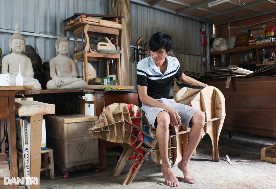 Mua giấy phế liệu, bán tác phẩm nghệ thuật độc bản giá chục triệu đồng - 3 Mua giấy phế liệu, bán tác phẩm nghệ thuật độc bản giá chục triệu đồng - 3
