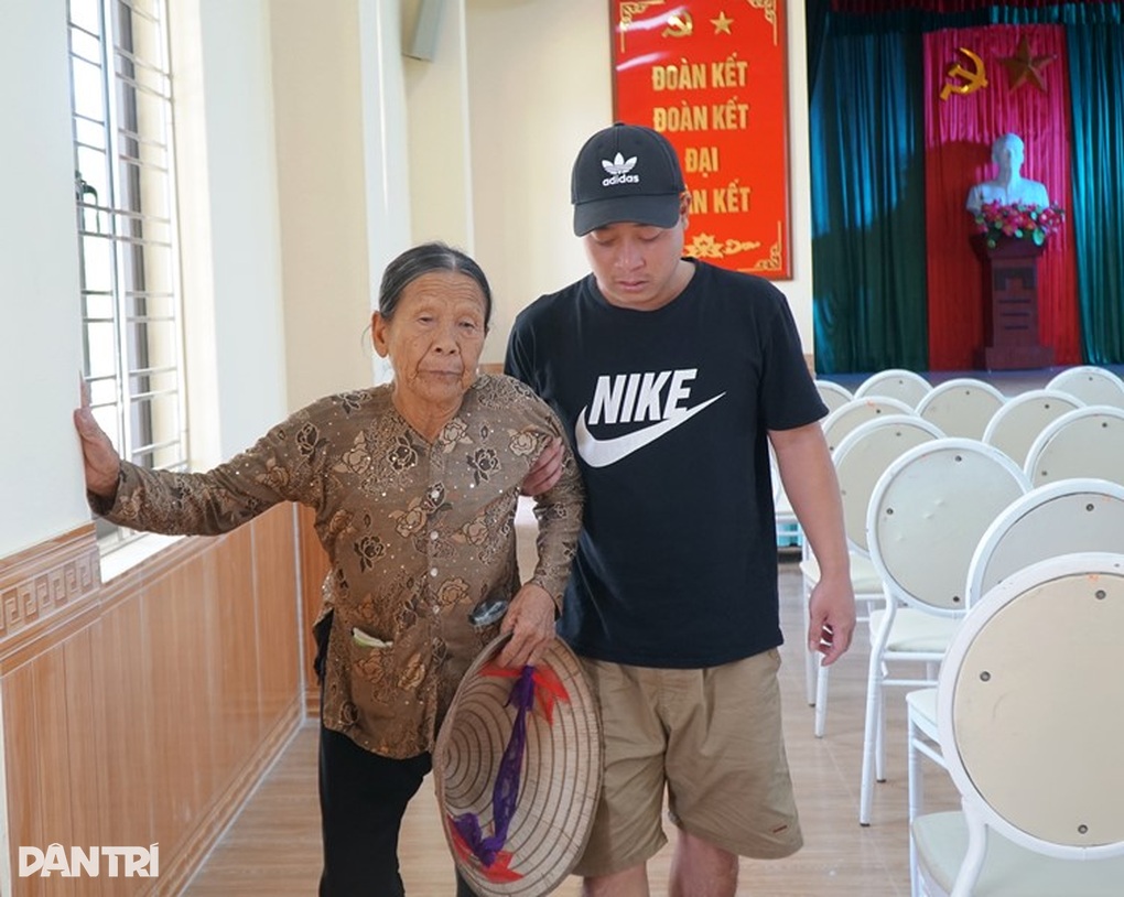Báo Dân trí tặng quà gia đình chính sách tại Thái Bình - 5 Báo Dân trí tặng quà gia đình chính sách tại Thái Bình - 5
