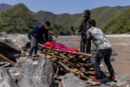 "Bóng tối" Covid-19 ở Himalaya: Bi kịch người nghèo Ấn Độ trốn xét nghiệm