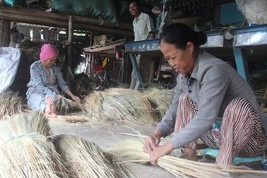 Kiếm tiền tỷ từ chổi đót