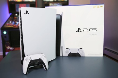 PlayStation 5 chính hãng bị thổi giá cao, người dùng phải "mua bia kèm lạc"