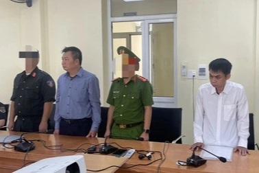 Chi cục trưởng Hải quan Cửa khẩu Xín Mần bị bắt