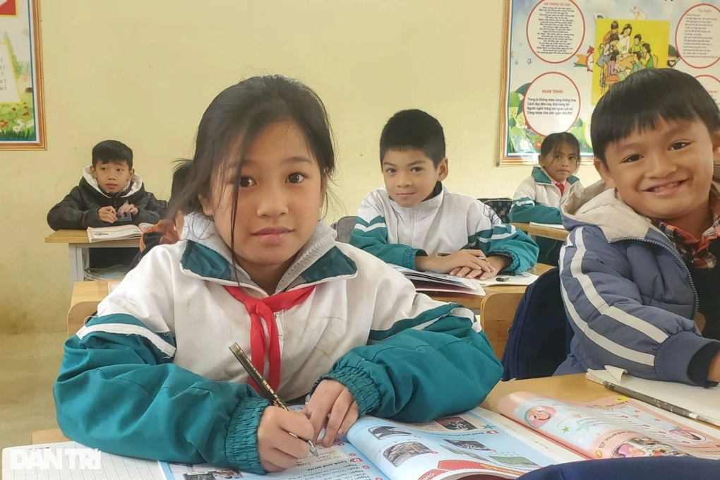 Bảo hiểm y tế tiếp bước học sinh đến trường - 1 Bảo hiểm y tế tiếp bước học sinh đến trường - 1