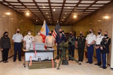 Mỹ bàn giao lô vũ khí trị giá 18 triệu USD cho Philippines