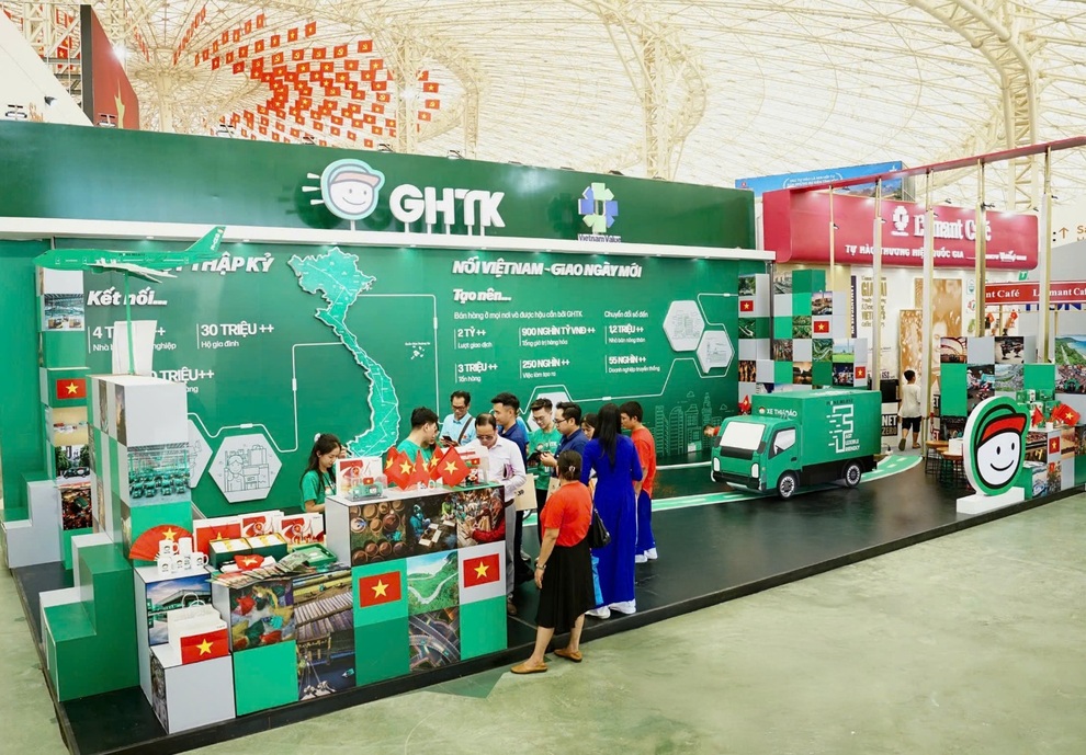 GHTK góp mặt tại Triển lãm 80 năm Hành trình Độc lập - Tự do - Hạnh phúc - 1 GHTK góp mặt tại Triển lãm 80 năm Hành trình Độc lập - Tự do - Hạnh phúc - 1