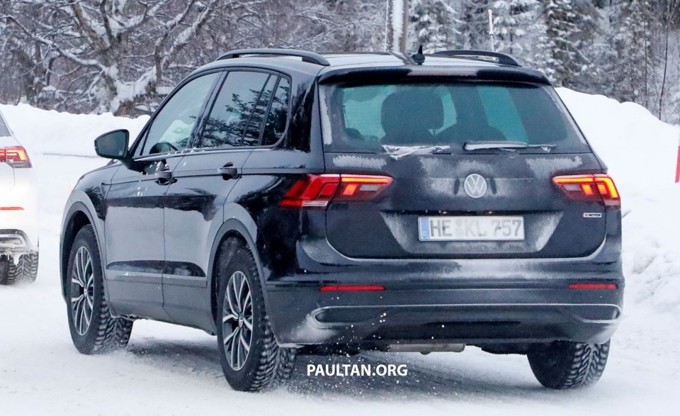 Volkswagen hé lộ hình ảnh Tiguan phiên bản mới - 7 Volkswagen hé lộ hình ảnh Tiguan phiên bản mới - 7