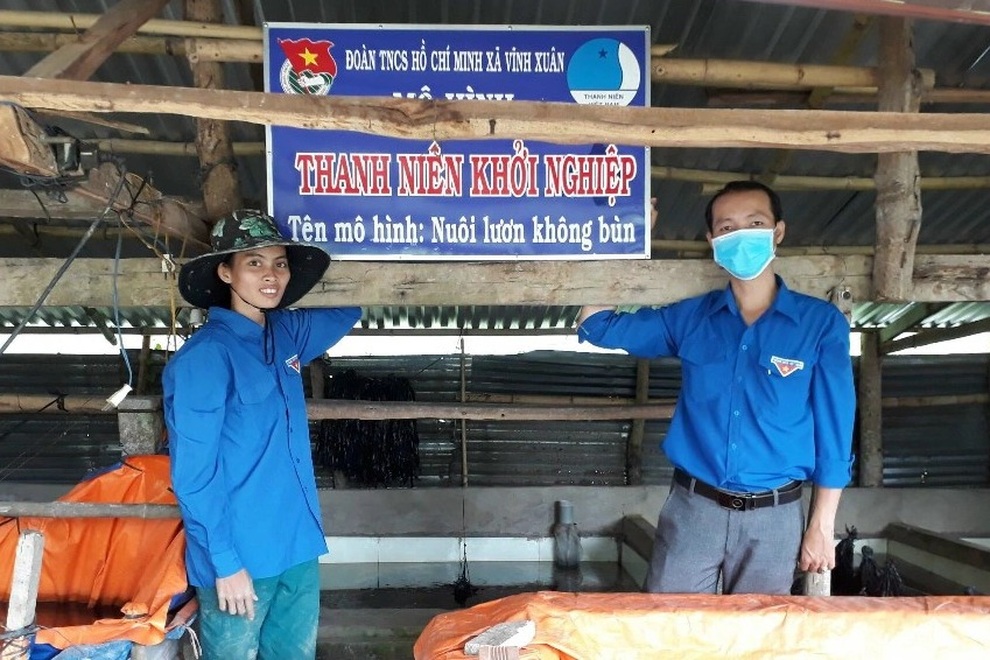 Phương và mô hình khởi nghiệp lươn không bùn.jpeg Phương và mô hình khởi nghiệp lươn không bùn.jpeg