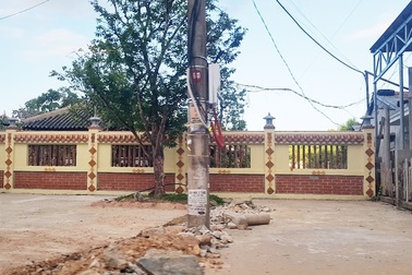 Vẫn chưa tháo dỡ đoạn tường rào vi phạm tại resort “đại gia” xứ Huế chiếm đất công