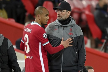 Vượt qua “tí hon”, Liverpool tổn thất lớn về lực lượng