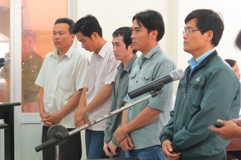 Xét xử 5 công an dùng nhục hình: Vắng nhân chứng quan trọng 