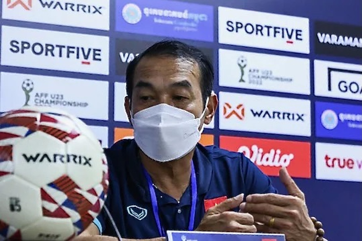 HLV Đinh Thế Nam: Trận thắng này tôn vinh các cầu thủ U23 Việt Nam - 2 HLV Đinh Thế Nam: Trận thắng này tôn vinh các cầu thủ U23 Việt Nam - 2