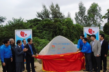 Gắn biển “Hàng cây thanh niên” trên khu mộ Đại tướng Võ Nguyên Giáp