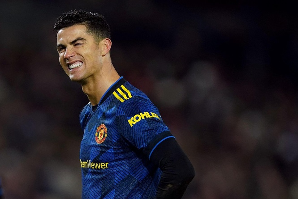 Chạm cột mốc tệ hại, C.Ronaldo có hành động khiến CĐV nổi giận - 3 Chạm cột mốc tệ hại, C.Ronaldo có hành động khiến CĐV nổi giận - 3