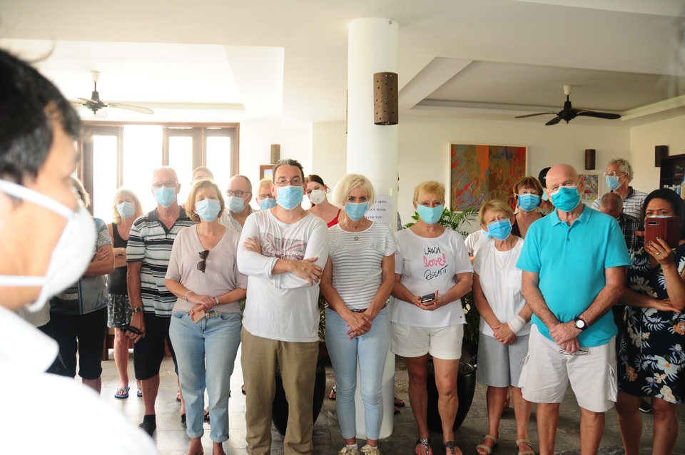 Đà Nẵng: Khách sạn có 2 người Anh mắc Covid-19 hết cách ly - 7 Đà Nẵng: Khách sạn có 2 người Anh mắc Covid-19 hết cách ly - 7