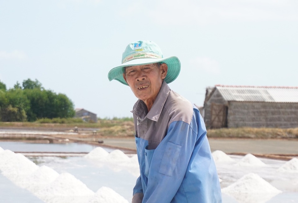 Bến Tre: Mất mùa, mồ hôi của diêm dân mặn hơn muối - 2