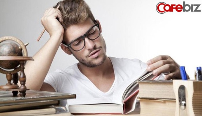 Tâm sự của chàng tiến sĩ 33 tuổi: Trước 25 tuổi, tôi dành phần lớn thời gian để làm việc, sau 25 tuổi tôi phải rèn luyện trí nhớ để trụ vững trong nghề - Ảnh 1. Tâm sự của chàng tiến sĩ 33 tuổi: Trước 25 tuổi, tôi dành phần lớn thời gian để làm việc, sau 25 tuổi tôi phải rèn luyện trí nhớ để trụ vững trong nghề - Ảnh 1.