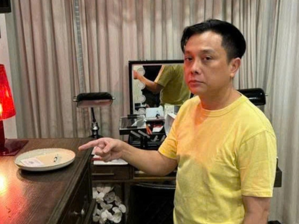 Nhà thiết kế Nguyễn Công Trí bị bắt quả tang sử dụng ma túy - 2 Nhà thiết kế Nguyễn Công Trí bị bắt quả tang sử dụng ma túy - 2