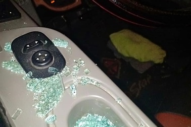 Xác minh nghi vấn ô tô bị bắn vỡ kính bằng súng khi chạy trên quốc lộ