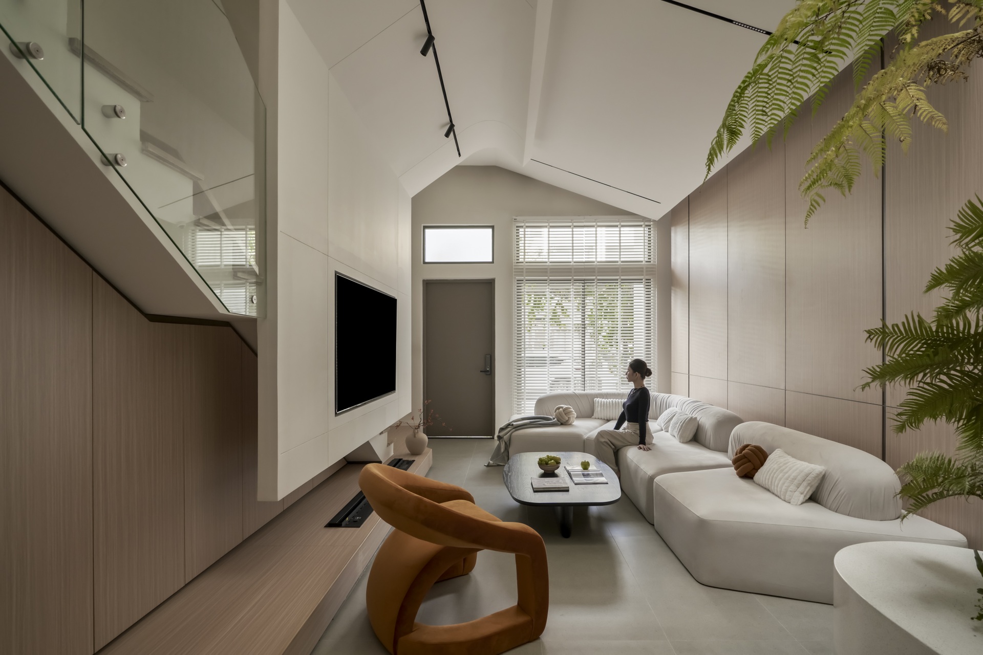 Bình Dương: Cô gái chi 3,5 tỷ làm nội thất, dành phòng riêng cho 5 chú mèo - 1