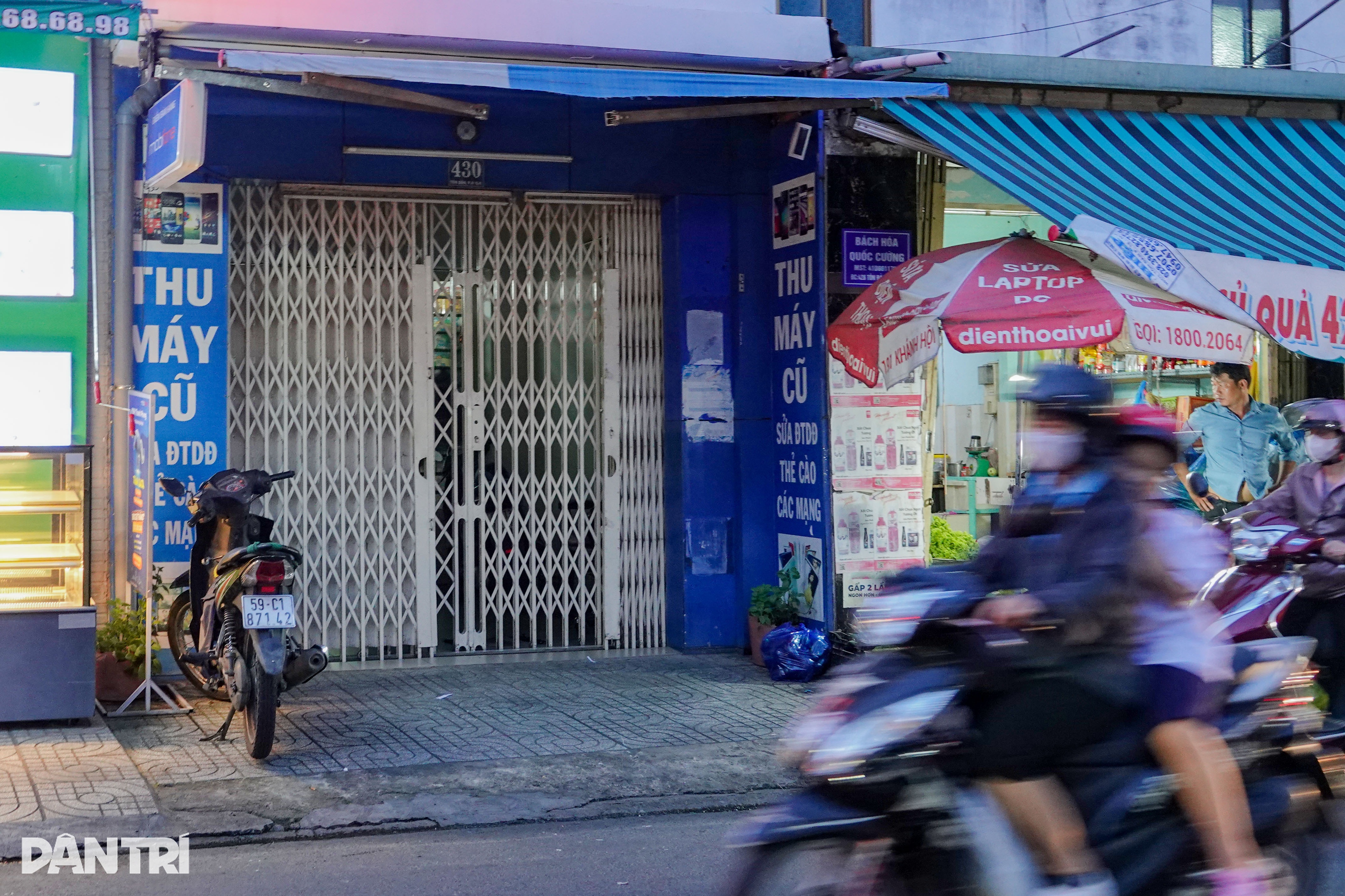 Дилера SIM-карт освистали, власник магазину плакав через глухий кут - 5 Đại lý bán SIM bị tuýt còi, chủ tiệm khóc vì cụt đường sống - 5