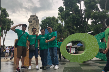 Bỏ việc văn phòng, kinh doanh riêng để chạy xe công nghệ