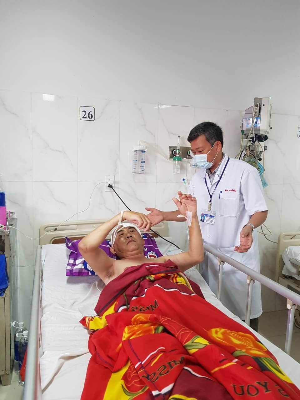 Phẫu thuật thành công lấy khối u nặng 0,5kg trong não bệnh nhân - 1 Phẫu thuật thành công lấy khối u nặng 0,5kg trong não bệnh nhân - 1