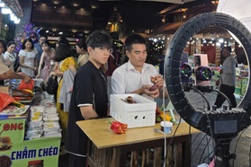 Ông chủ tiệm vùng cao "liều lĩnh lên sóng" bán nông sản kiếm tiền chục tỷ