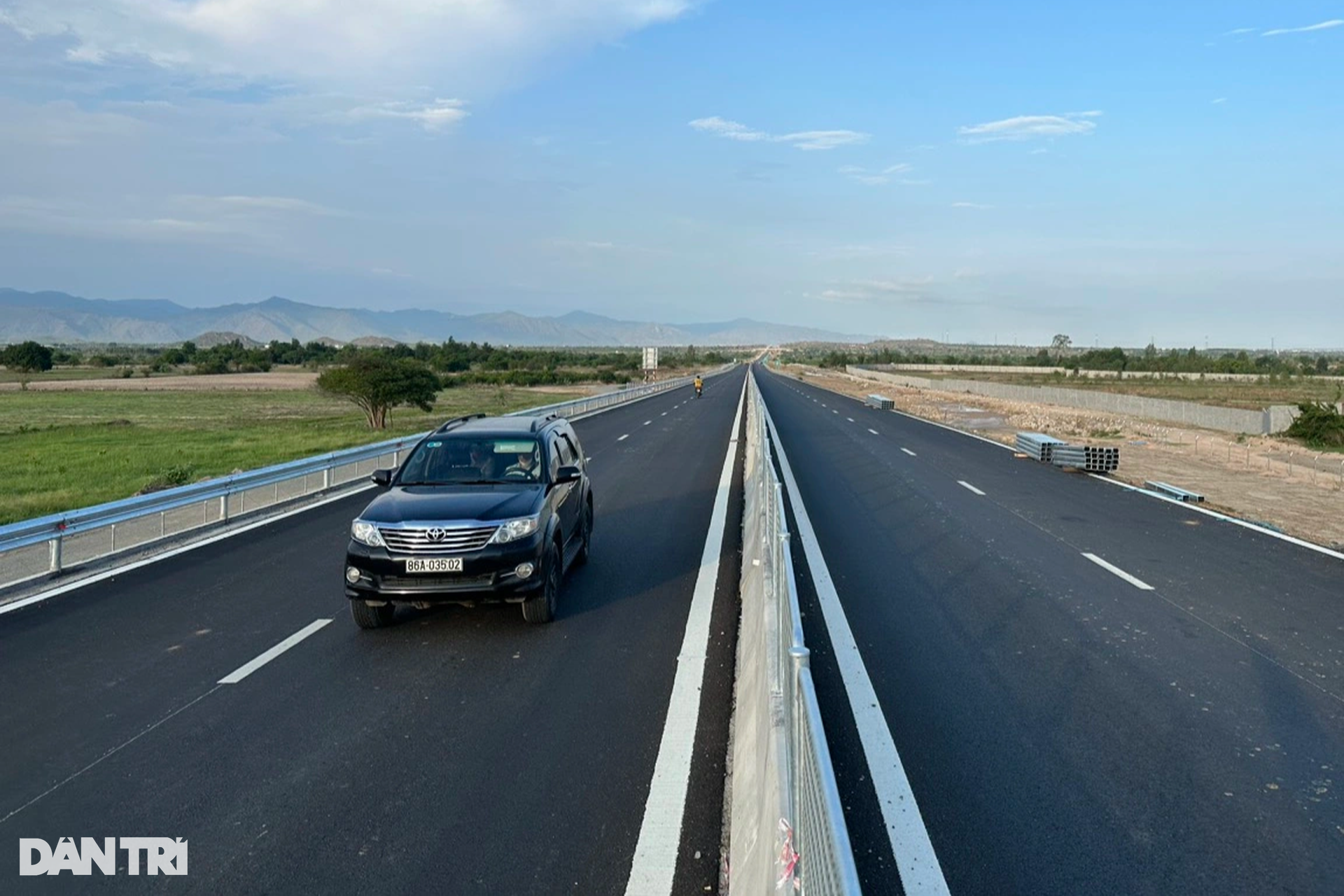 Ngắm cao tốc Vĩnh Hảo - Phan Thiết hơn 10.000 tỷ sắp đưa vào khai thác - 4 Ngắm cao tốc Vĩnh Hảo - Phan Thiết hơn 10.000 tỷ sắp đưa vào khai thác - 4