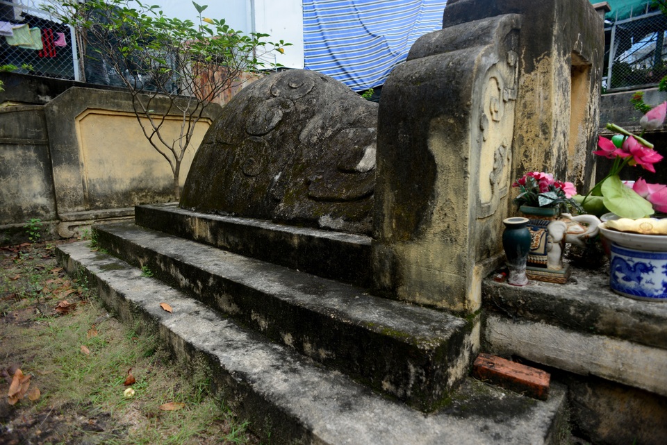 Mộ cổ.jpg Mộ cổ.jpg