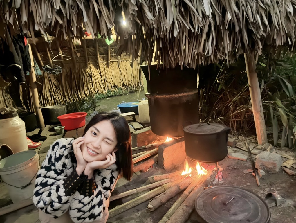Đón Giao thừa: Bá Anh cùng cả nhà xem Táo quân, Ý Nhi ăn Tết online ở Úc - 7 Đón Giao thừa: Bá Anh cùng cả nhà xem Táo quân, Ý Nhi ăn Tết online ở Úc - 7