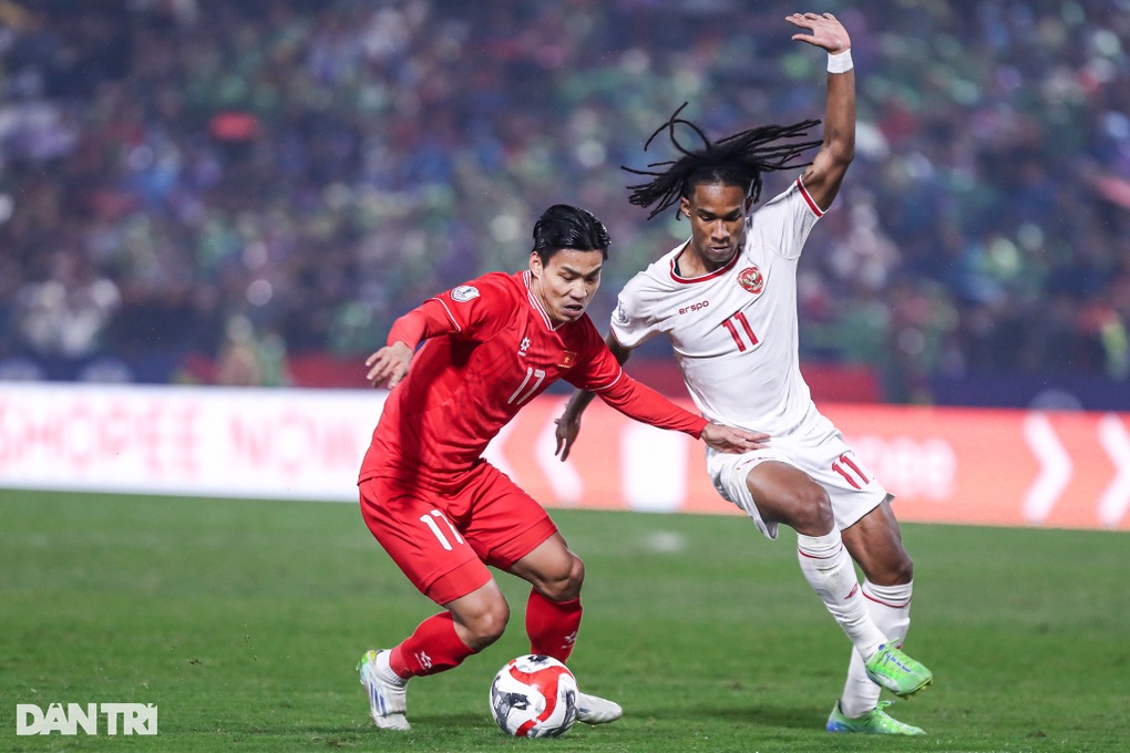 Phản ứng của Ronaldo Kwateh sau khi Indonesia thua tuyển Việt Nam - 2 Phản ứng của Ronaldo Kwateh sau khi Indonesia thua tuyển Việt Nam - 2