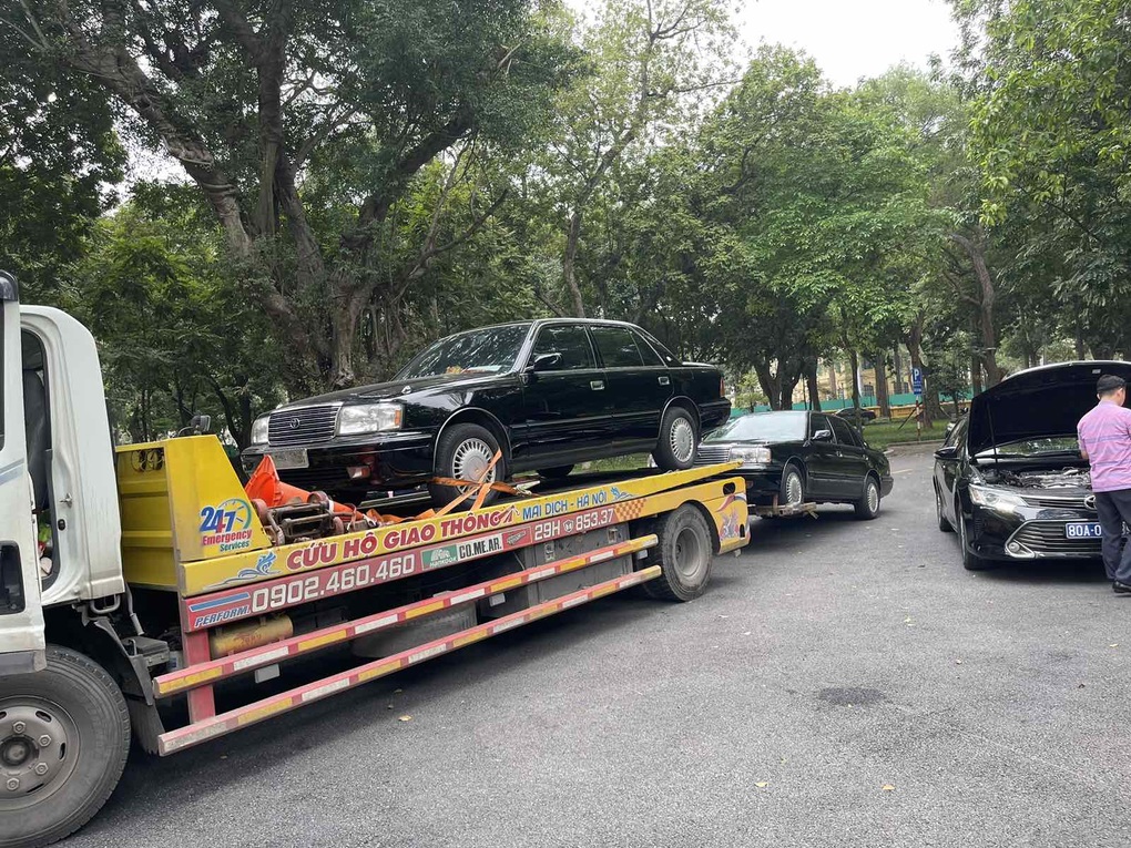Đấu giá 4 ô tô Toyota Crown của Văn phòng Chính phủ: Diễn biến bất ngờ - 2 Đấu giá 4 ô tô Toyota Crown của Văn phòng Chính phủ: Diễn biến bất ngờ - 2